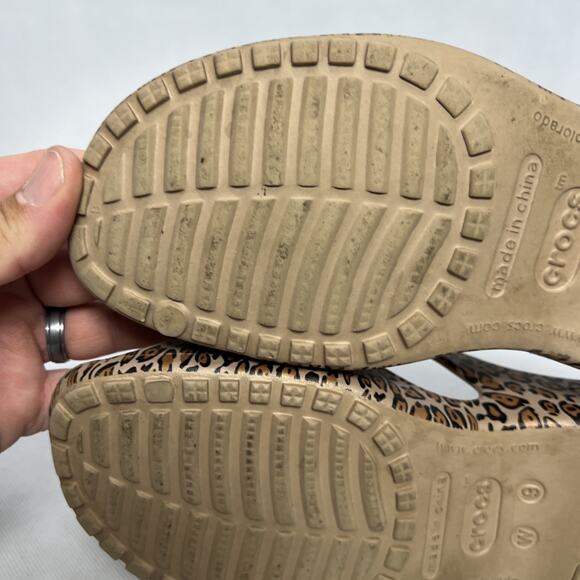CROCS Meleen LEOPARD Slip On Women’s Size 9 W Comfort Slides Flats Sandals - Picture 9 of 10